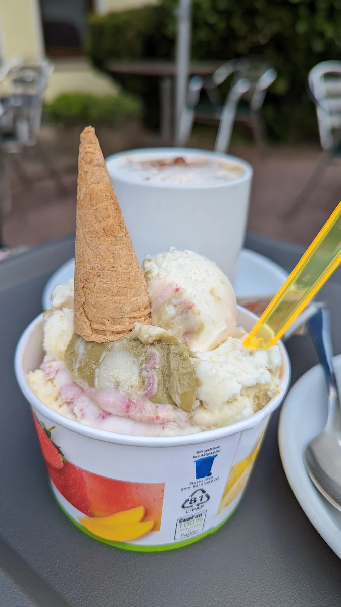 Highlights, Eiscafé Carmen