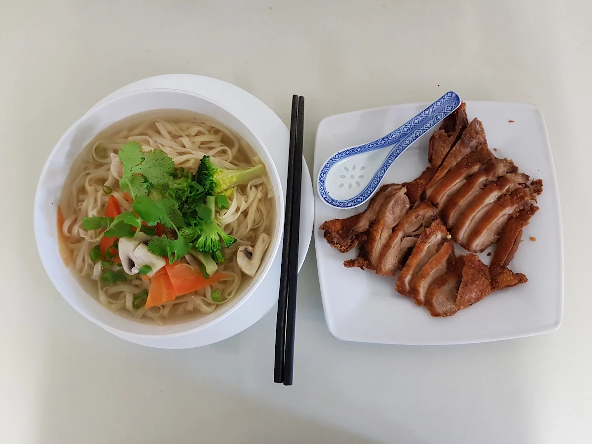 Enter Nudeln Supper, Non La Vietnam Imbiss