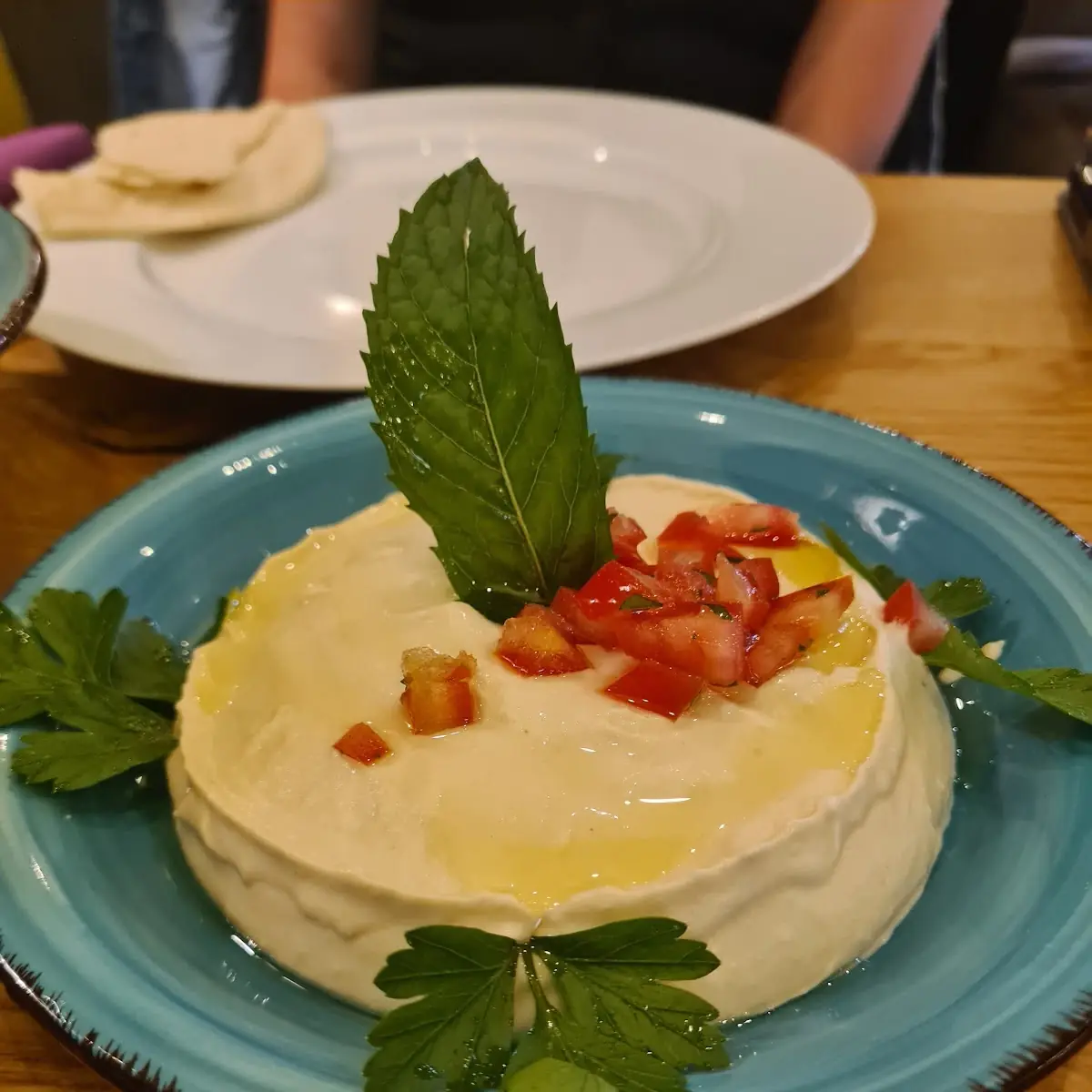 Hummus, Tyros Restaurant - Karlsruhe