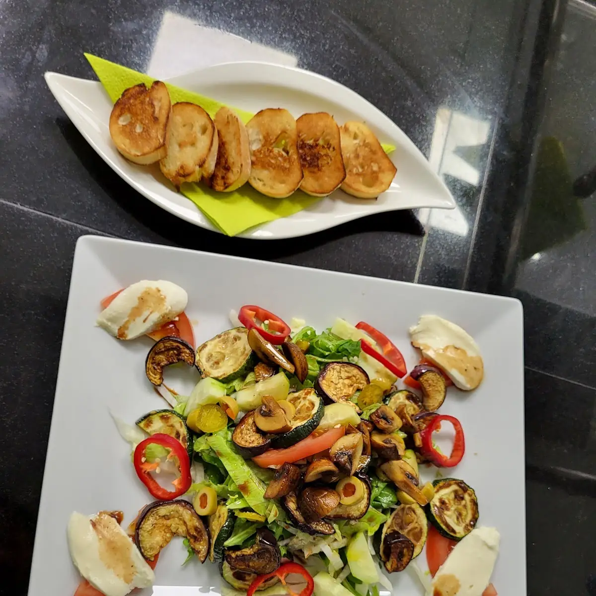 Highlights, Papagei Eiscafé & Pizza
