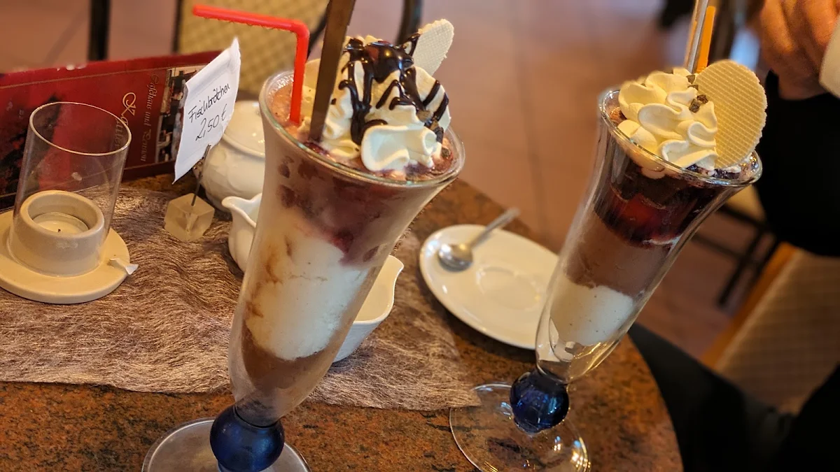 Schwarzwälder Eis Becher, Cafehaus Kattler