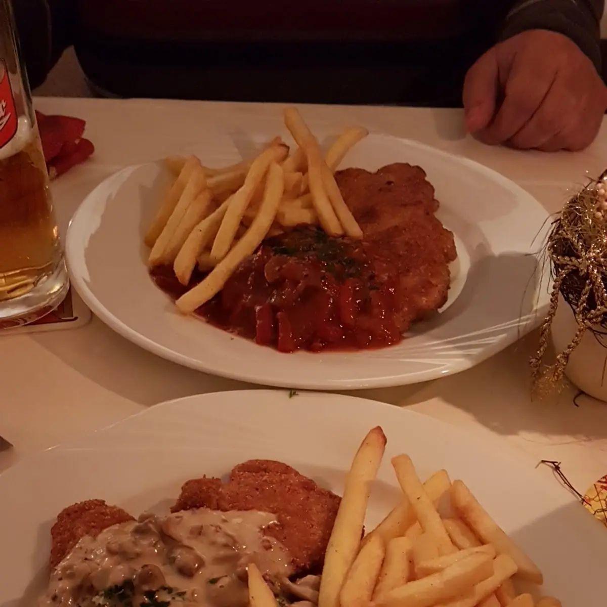 Rahmschnitzel, Restaurant Gemeinschaftshaus "G-Haus"