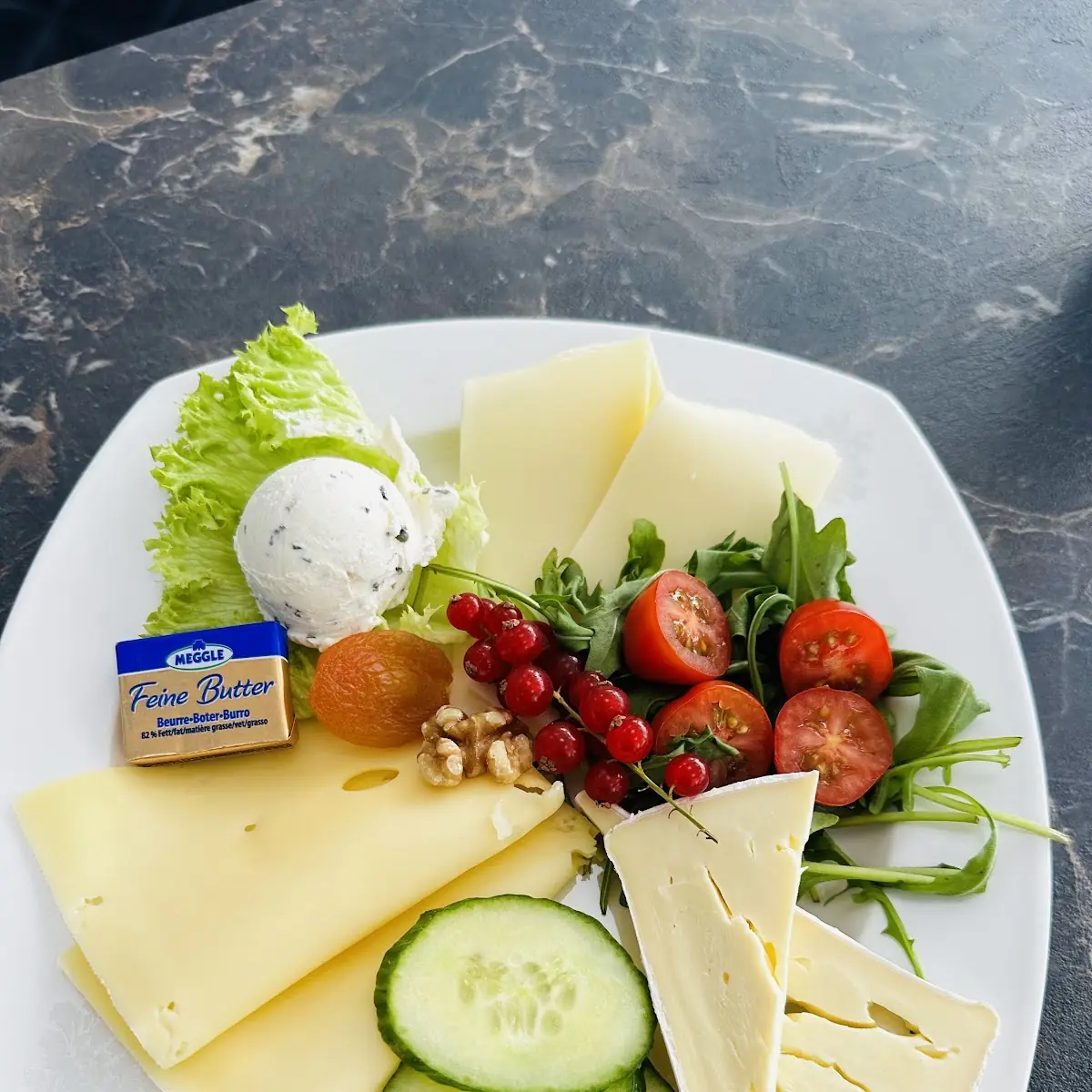 Highlights, Boymer Cafe
