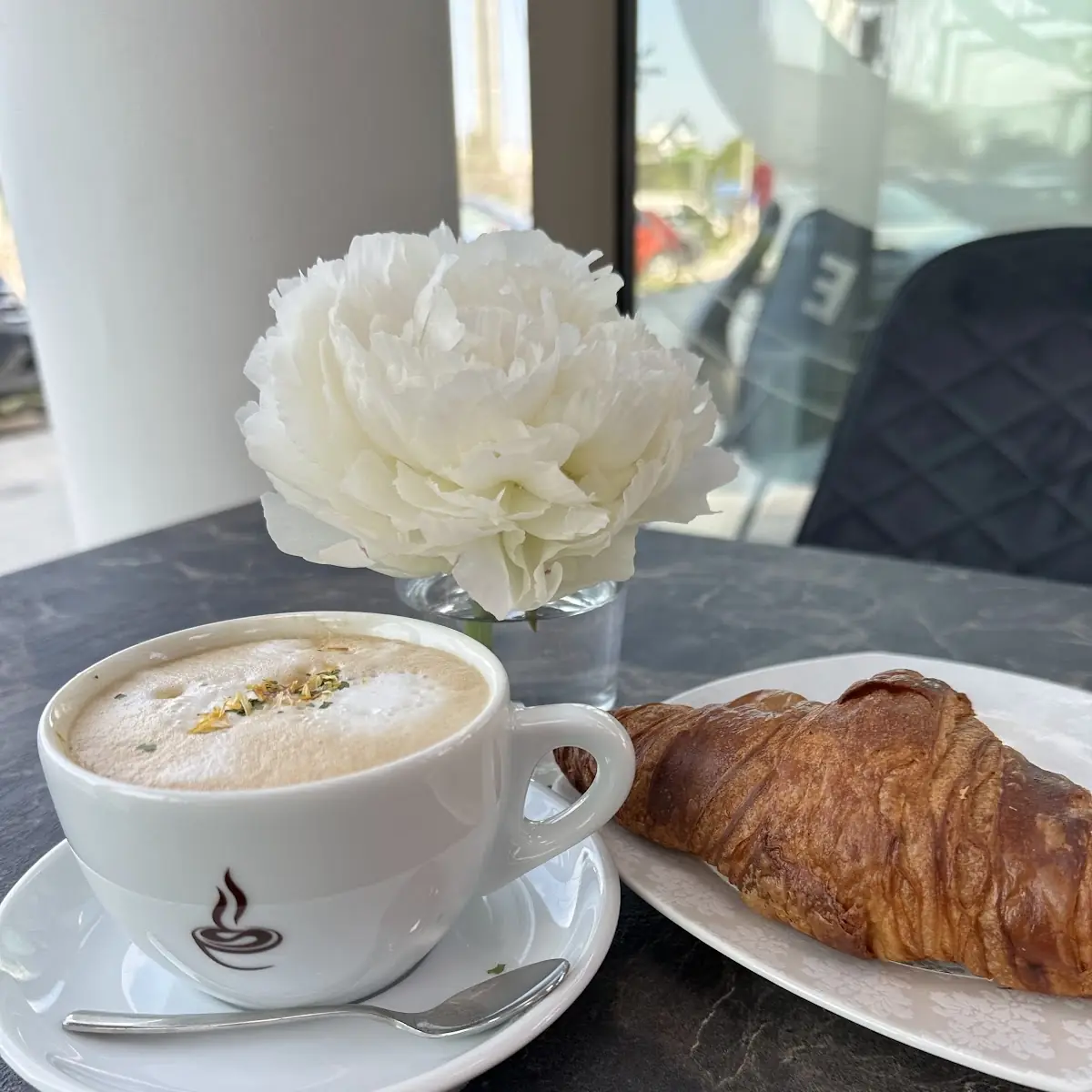 Highlights, Boymer Cafe