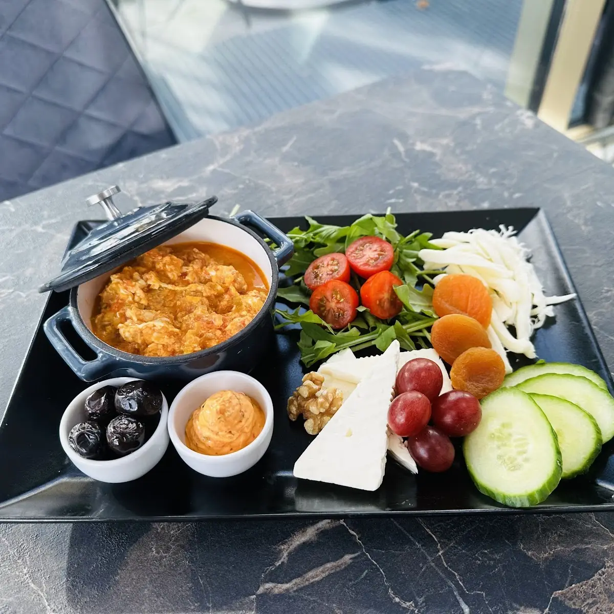 Highlights, Boymer Cafe