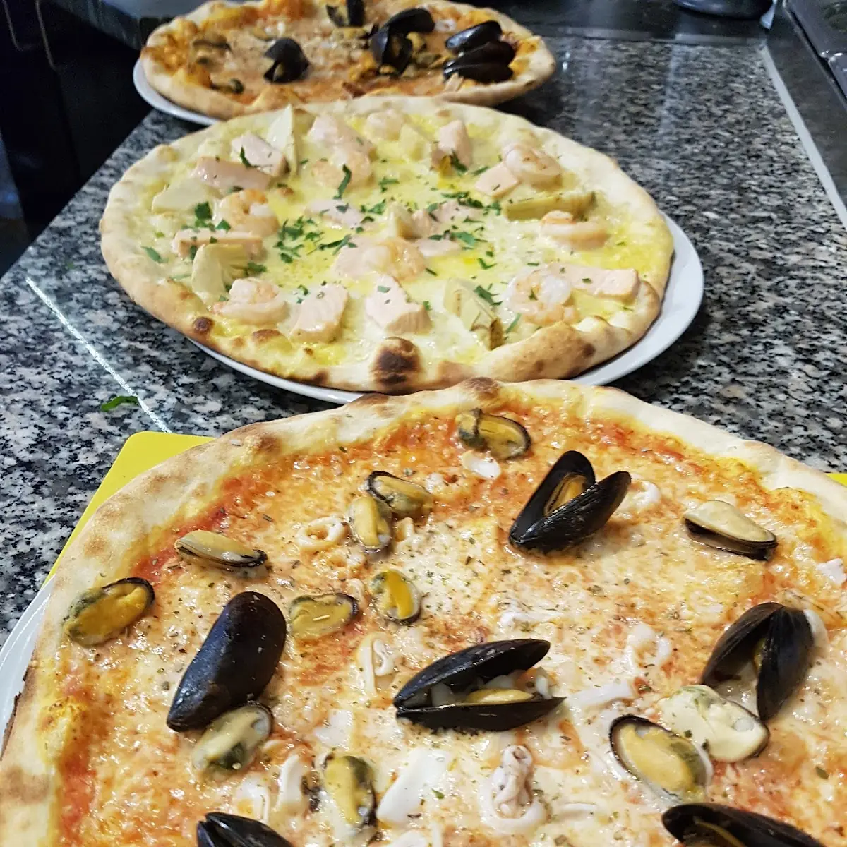 Highlights, Oscar's Pizza