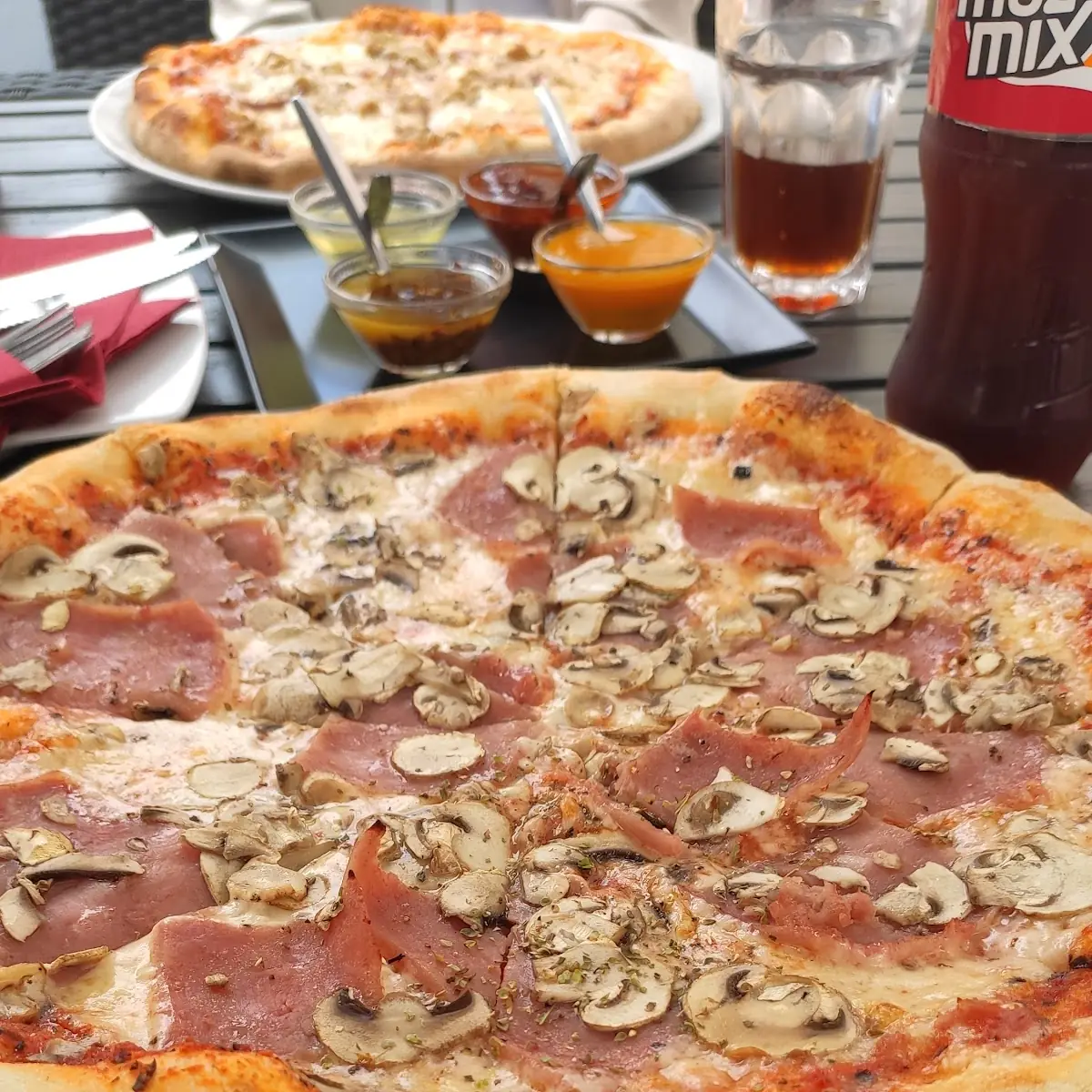 Pizza Regina, Oscar's Pizza