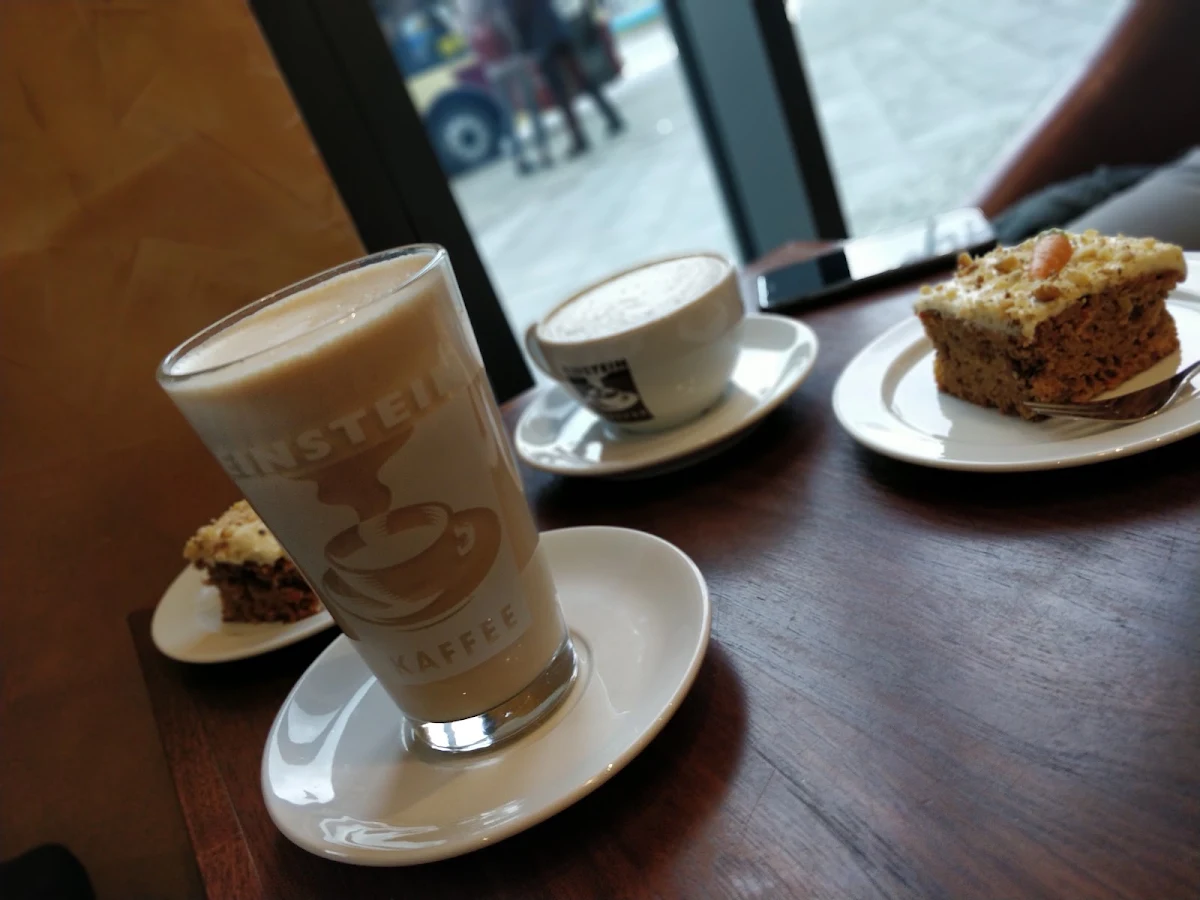 Latte Macchiato, EINSTEIN KAFFEE an der UBER Arena
