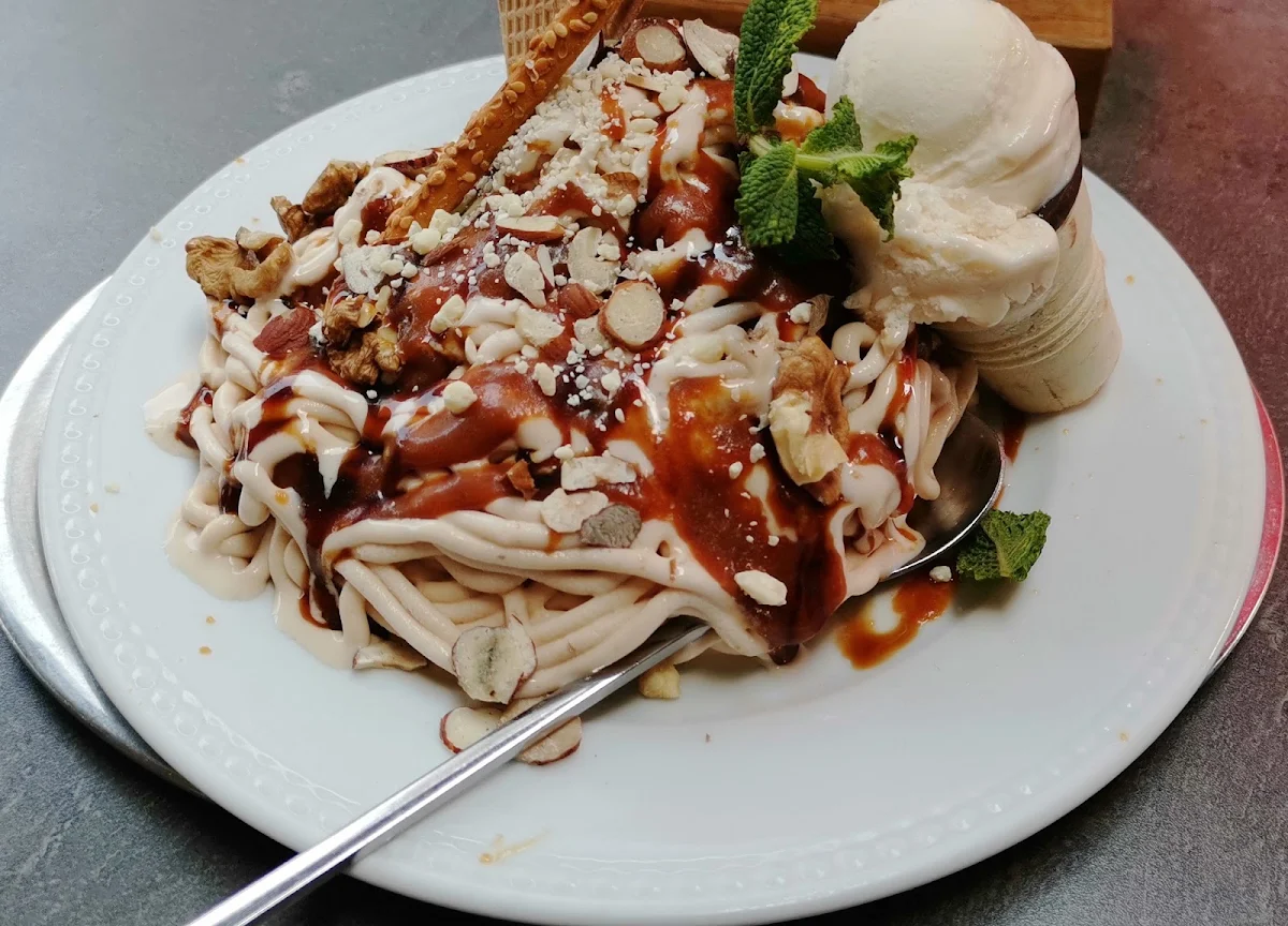 Spaghetti Eis Nuss