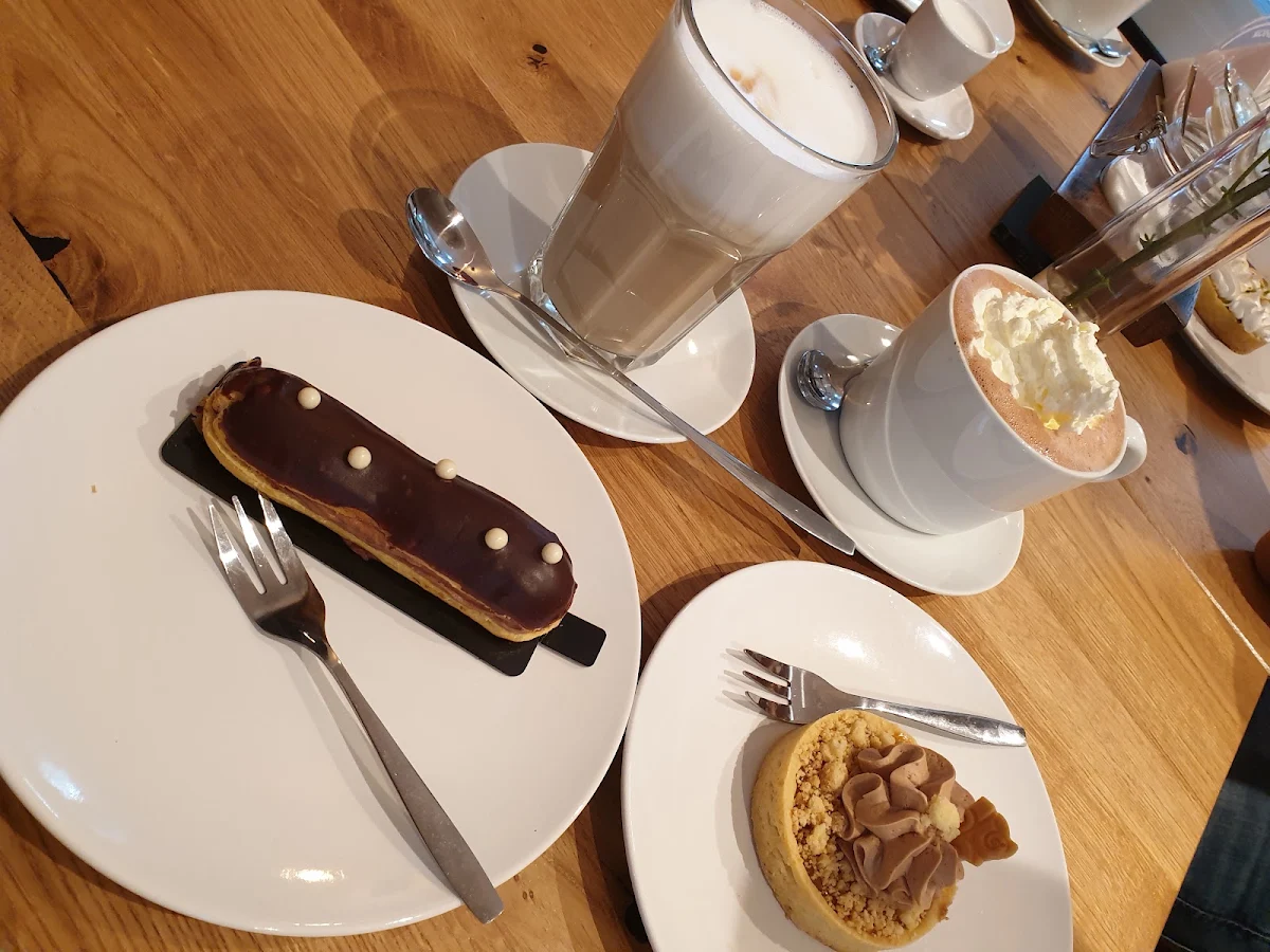 Chocolate Eclair