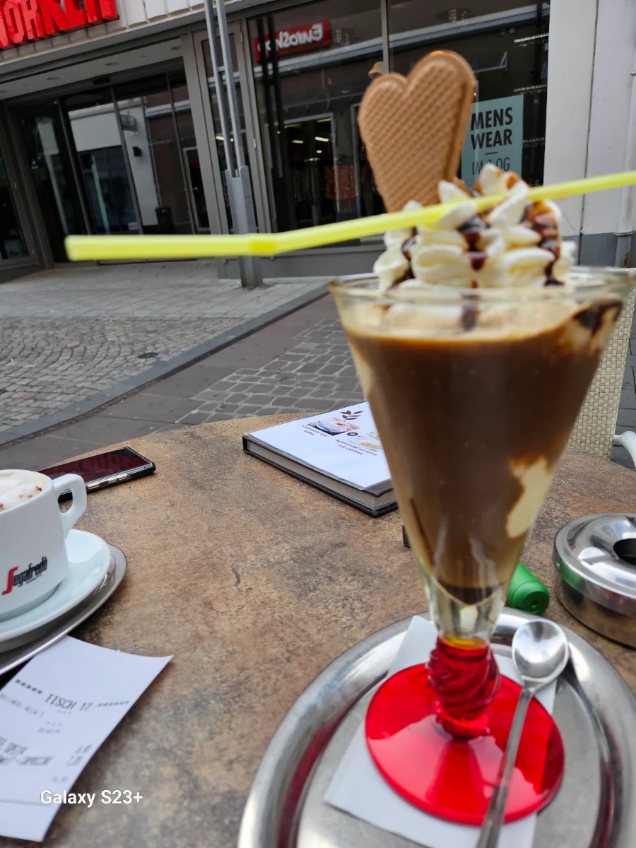 Bayley S Eiskaffe, EisCafé Da Claudio Lahr 2