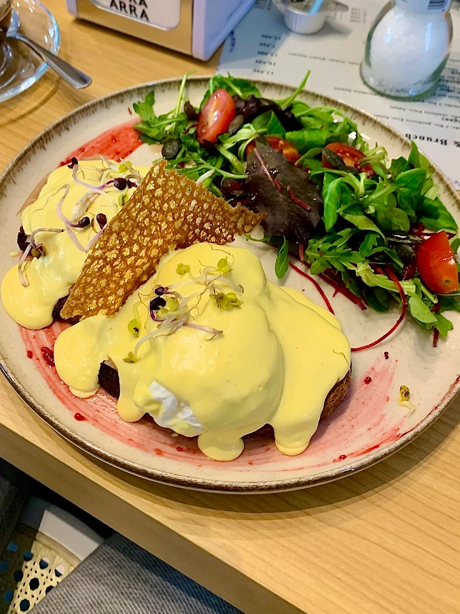 Eggs Benedict