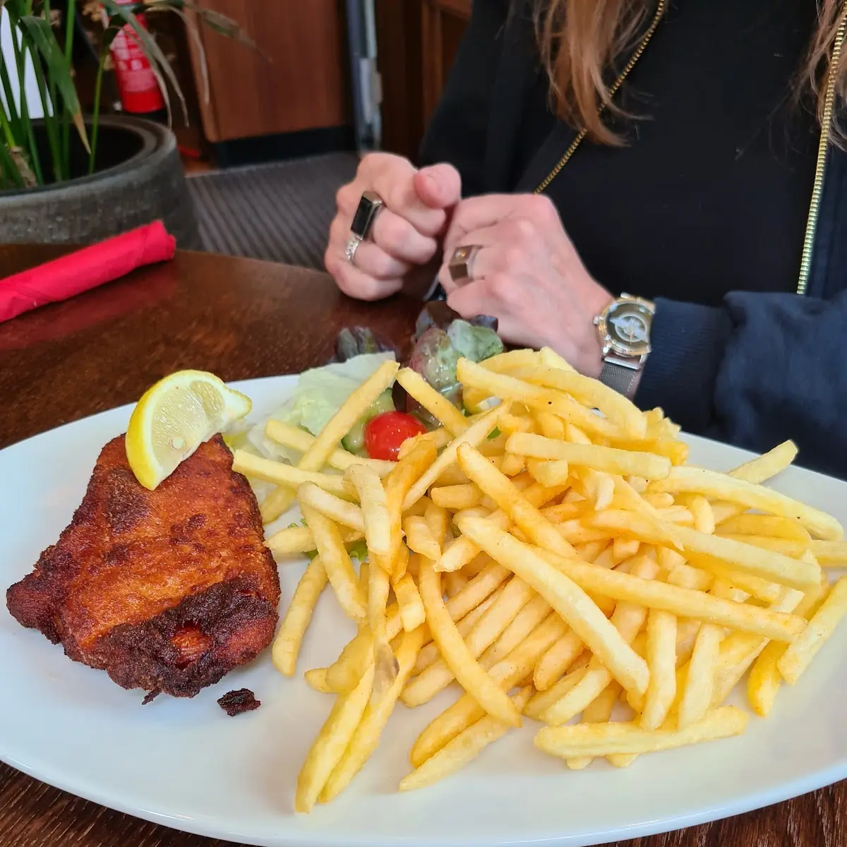 Hähnchen Schnitzel Mit Pommes