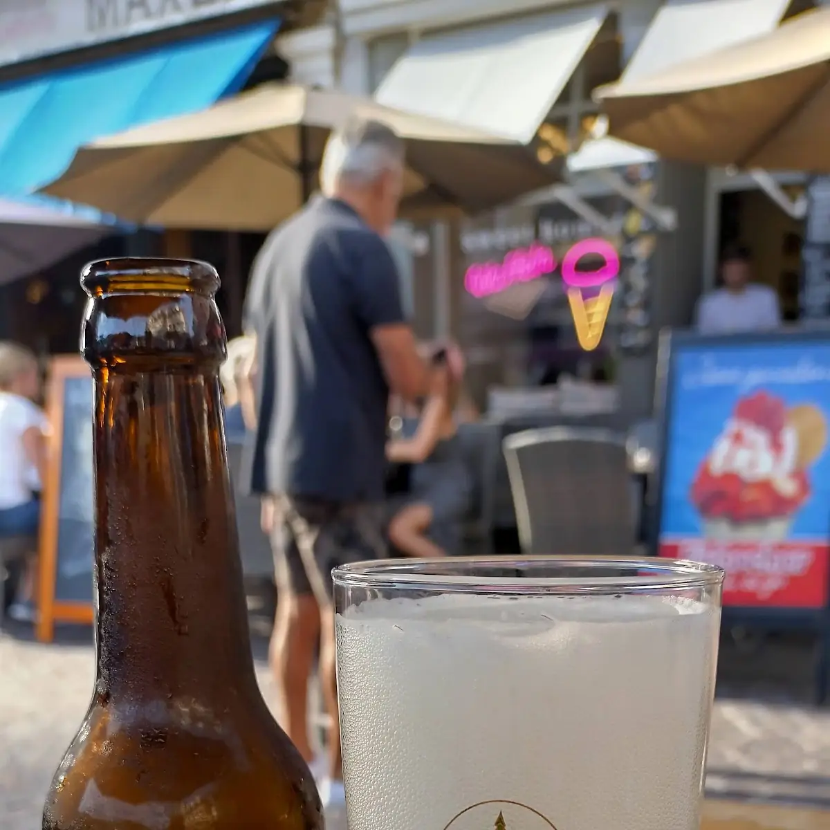 Herlijk Helles Bier, Sweet Home Café