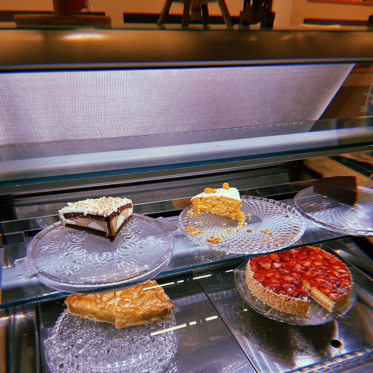 Highlights, Sweet Home Café