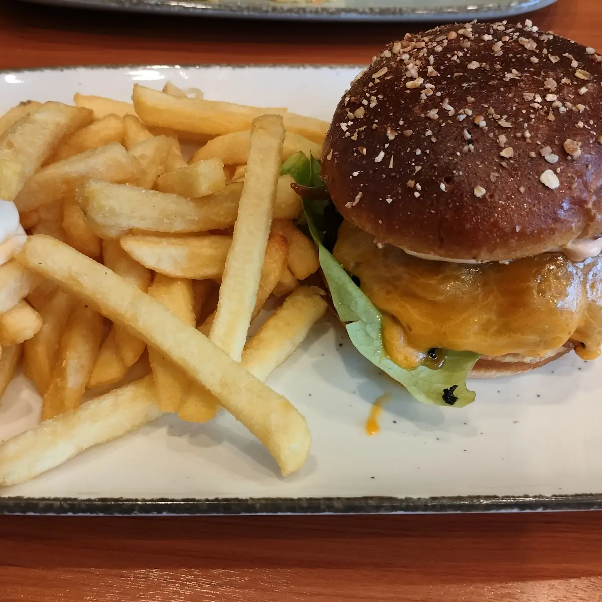 Hamburger Mit Pommes