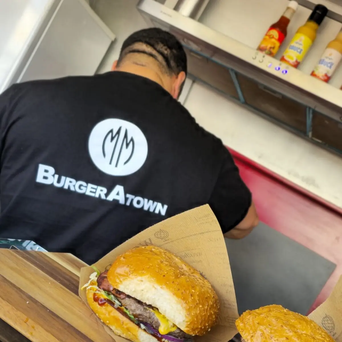 Highlights, Burger Atown