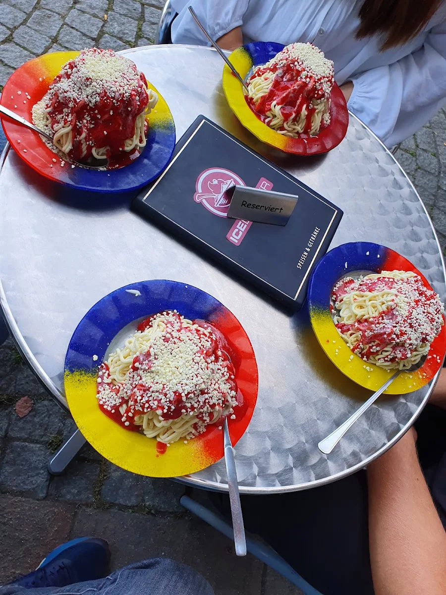 Spaghetti Eis
