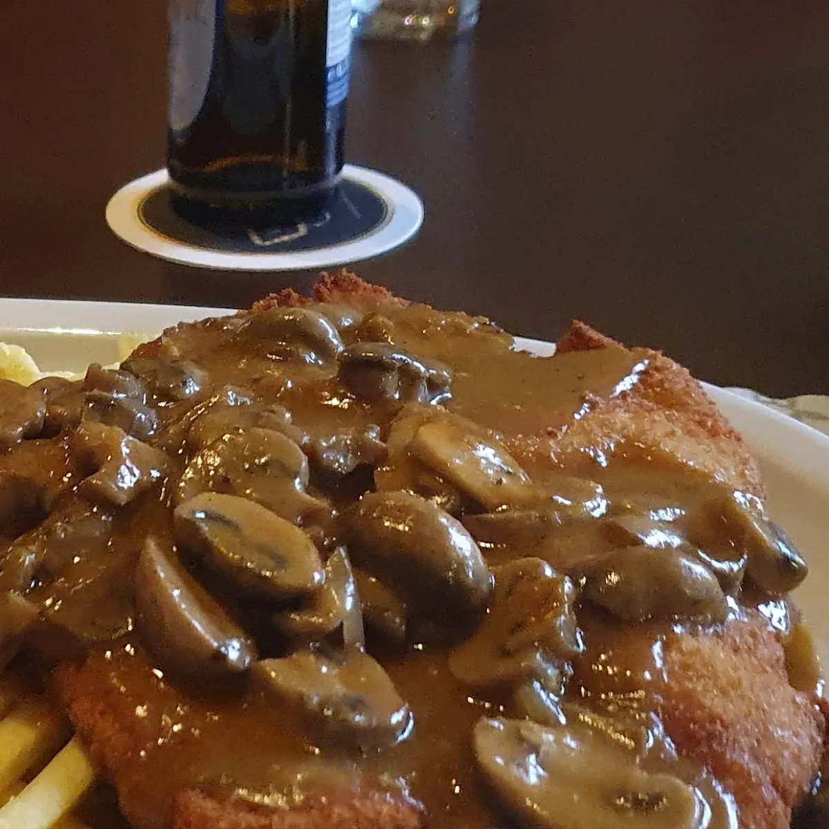 Jägerschnitzel, Hotel NIKE & Restaurant Haus Wessels - Bottrop