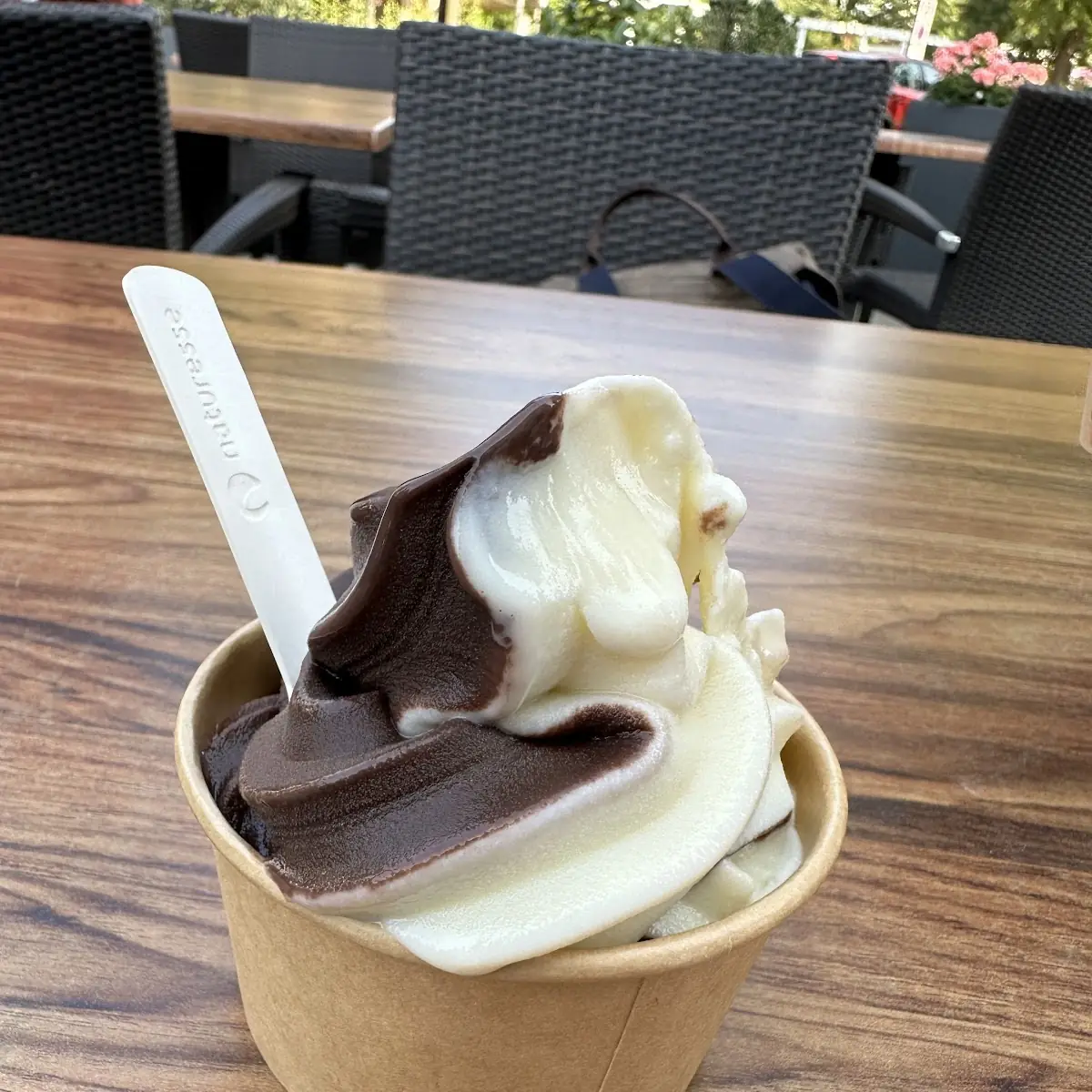 Schoko Vanille Softeis