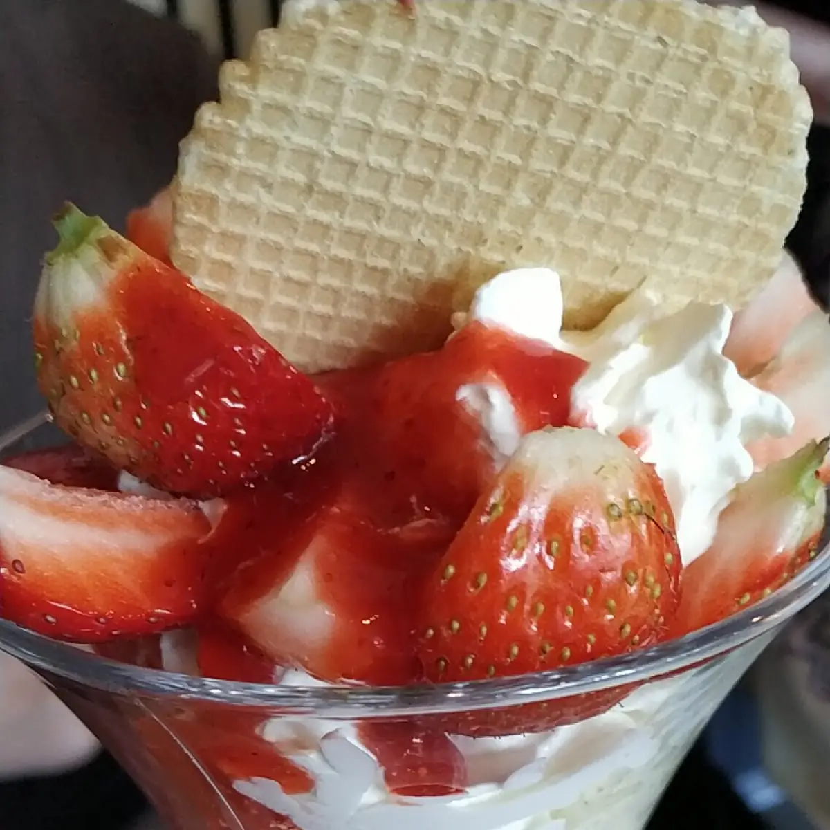 Erdbeerbecher
