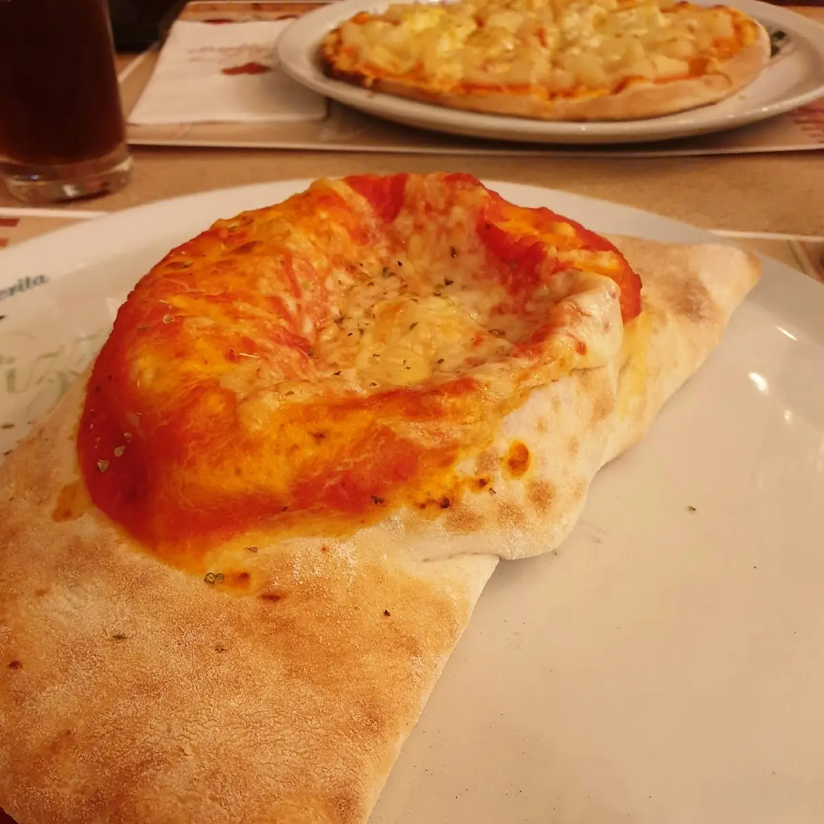 Pizza Calzone, Pizzeria Capello Rosso