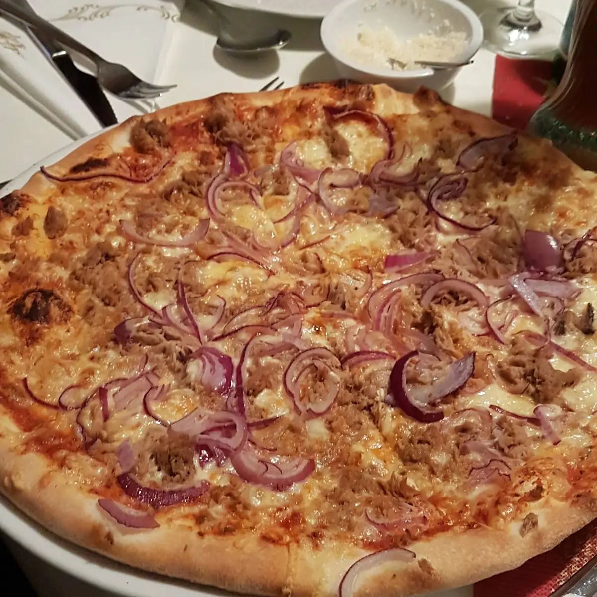 Pizza Thunfisch