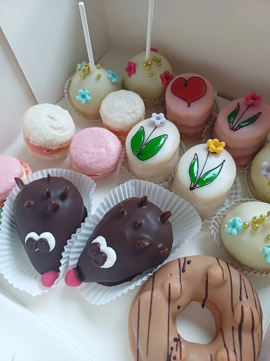 Petit Four