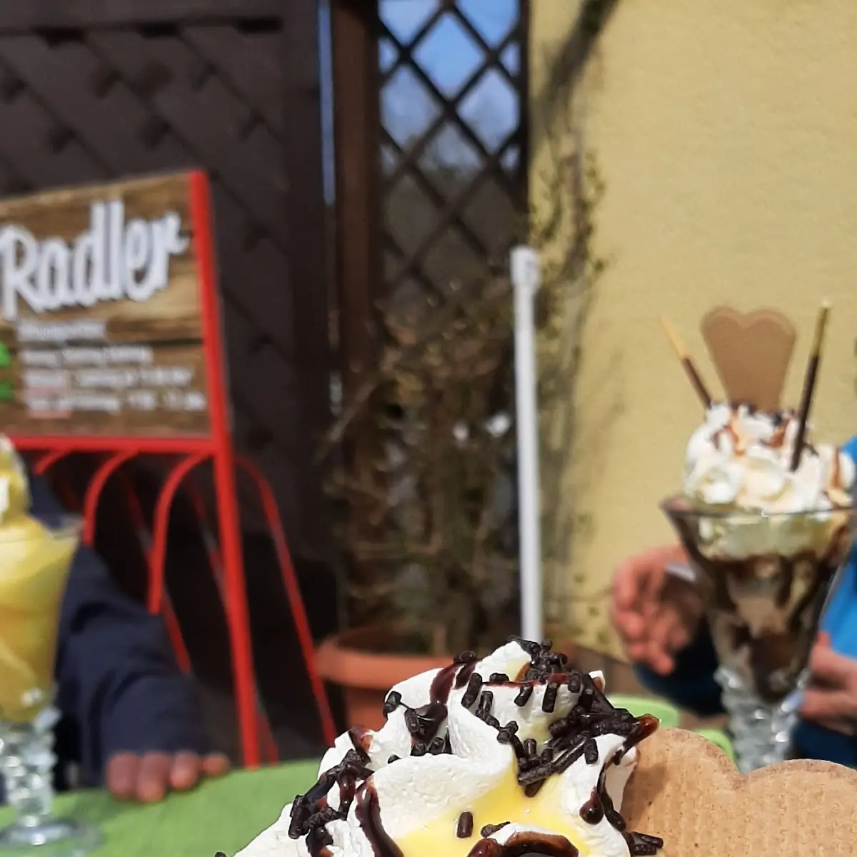 Früchte Eisbecher