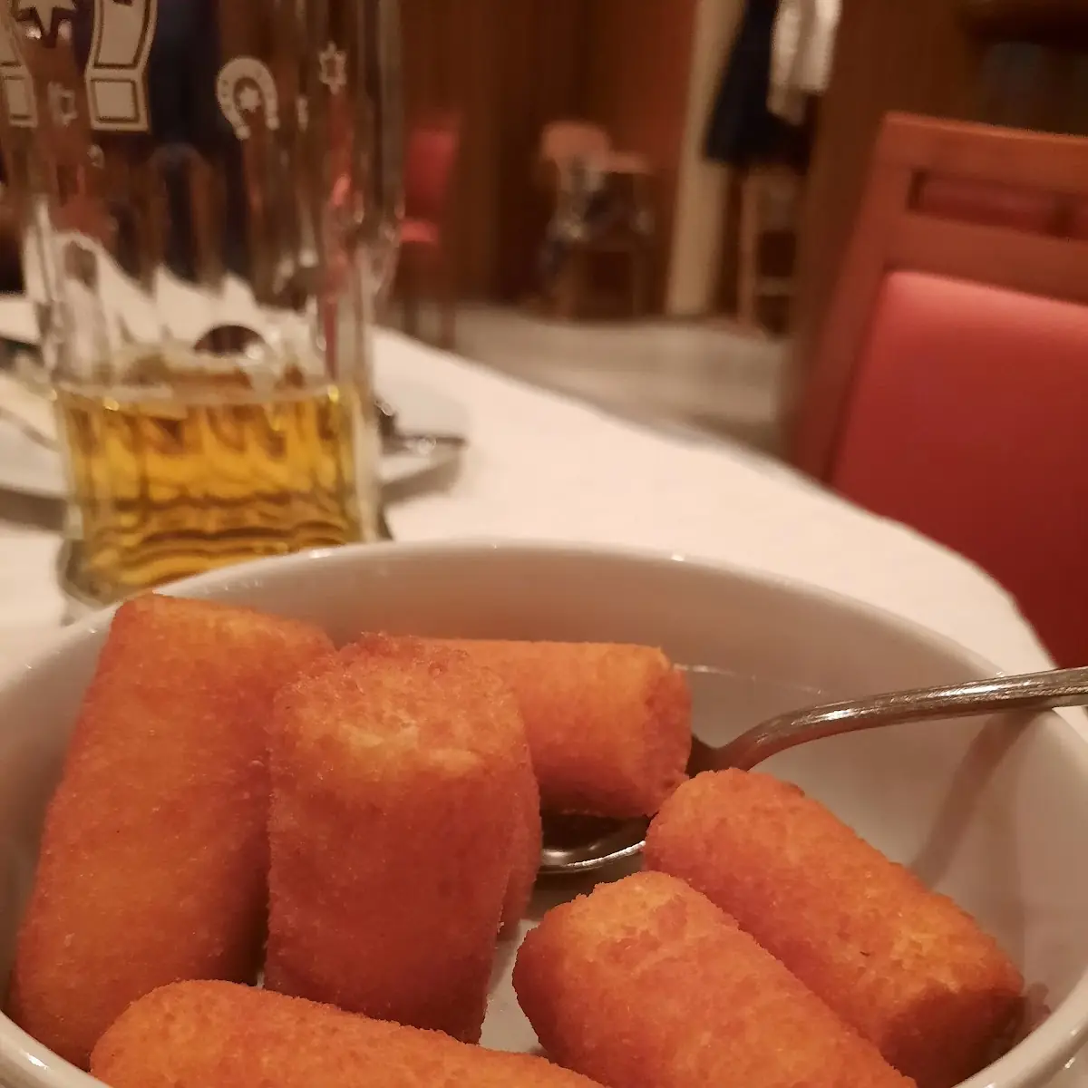 Kroketten, Gaststätte Zur Tribüne