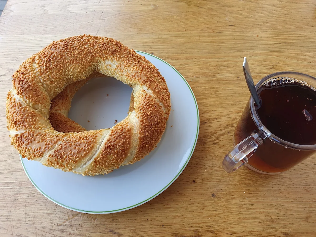 Simit, Birgül Bäckerei & Cafe