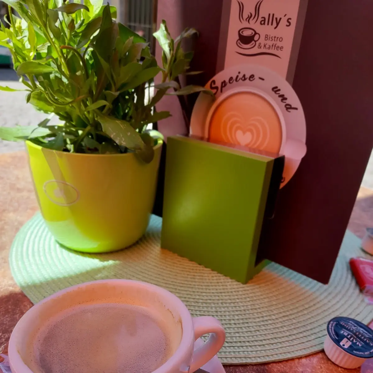 Highlights, Wally’s Bistro Café