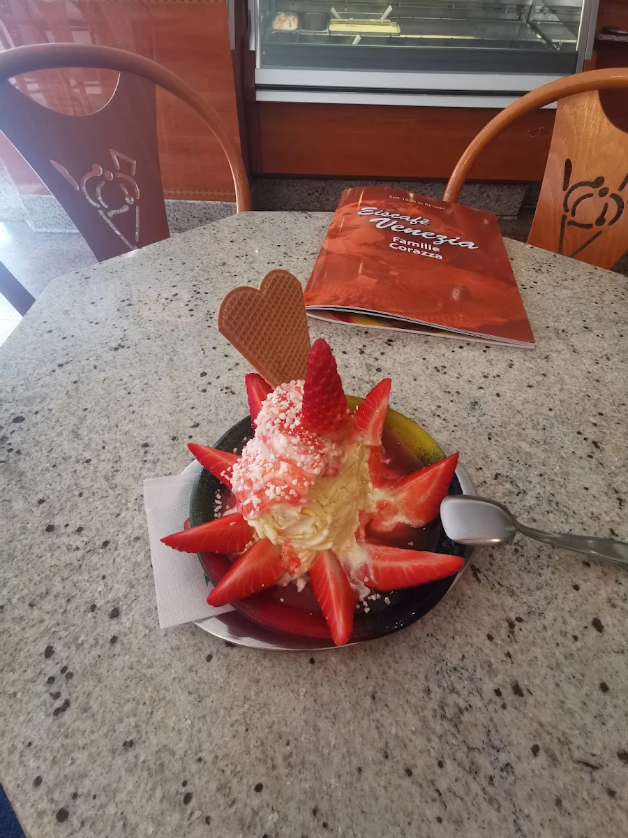 Spaghetti Eis Erdbeer