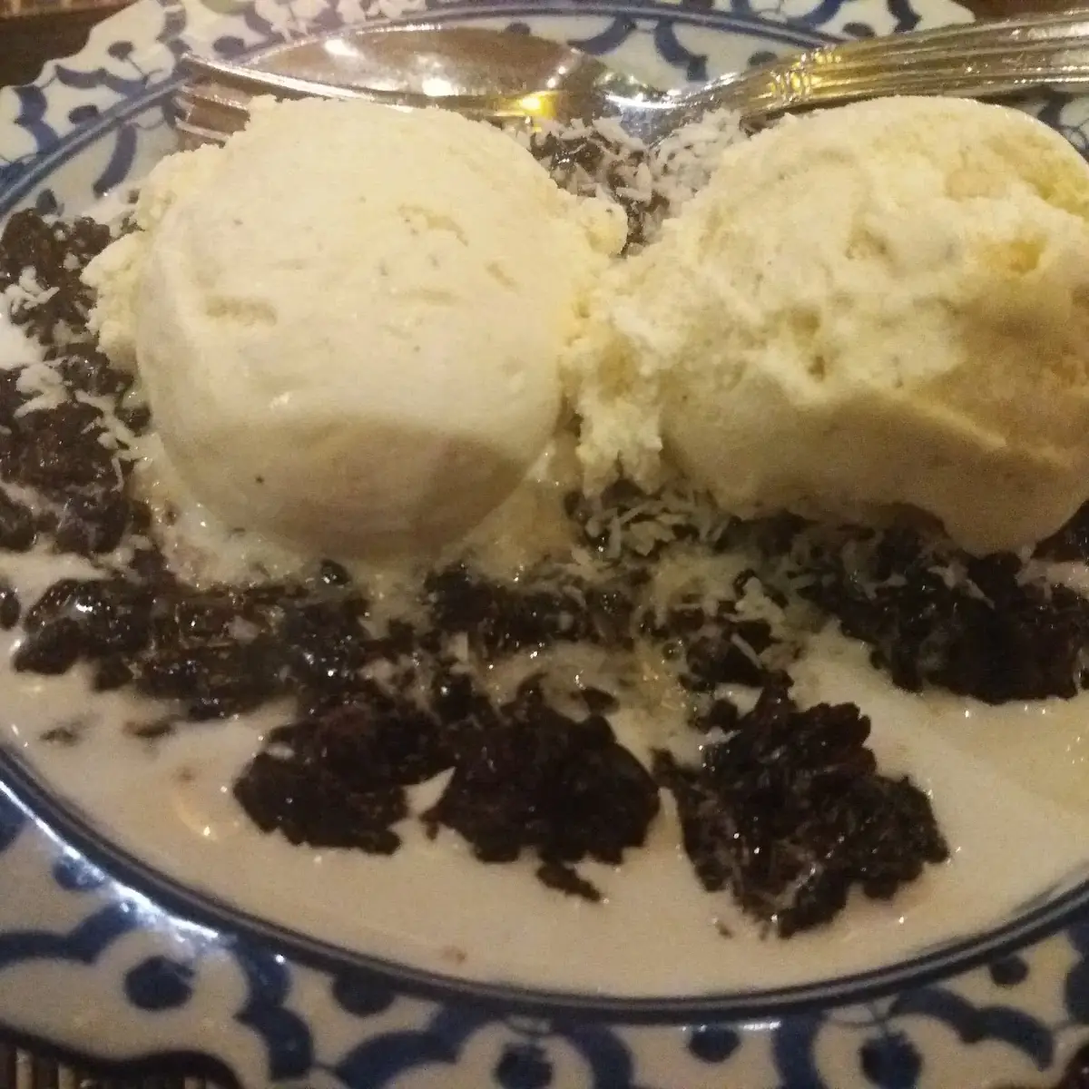 Schwarzer Klebreis Mit Eis