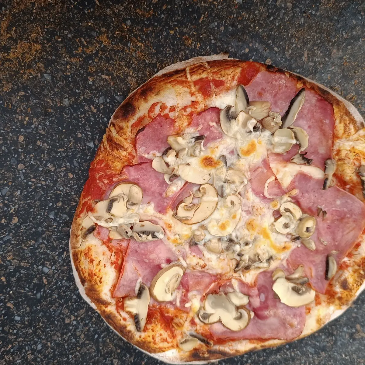 Highlights, Pizza-Haus