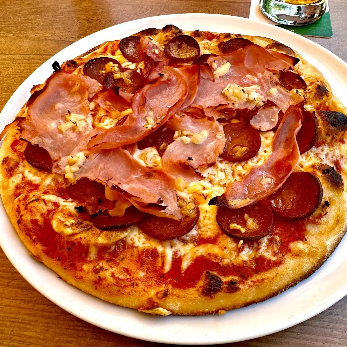Pizza Mit Peperoniwurst
