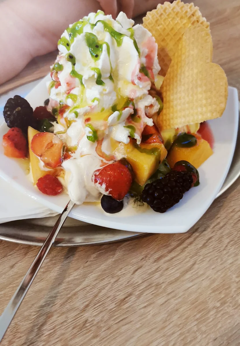 Früchte-eisbecher