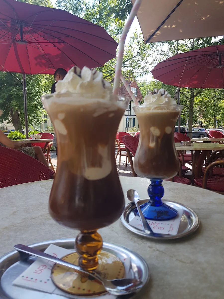 Großer Eiskaffee