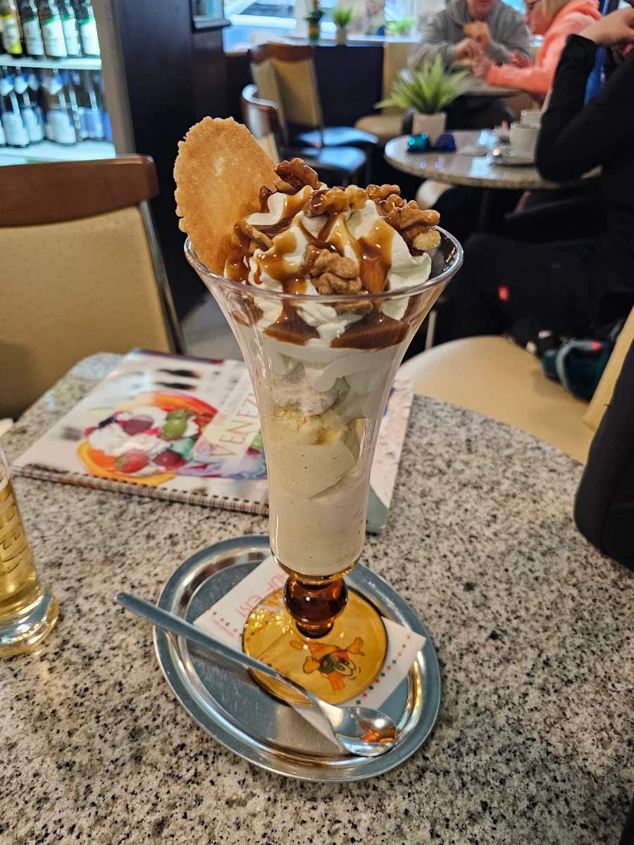 Erdbeer Becher