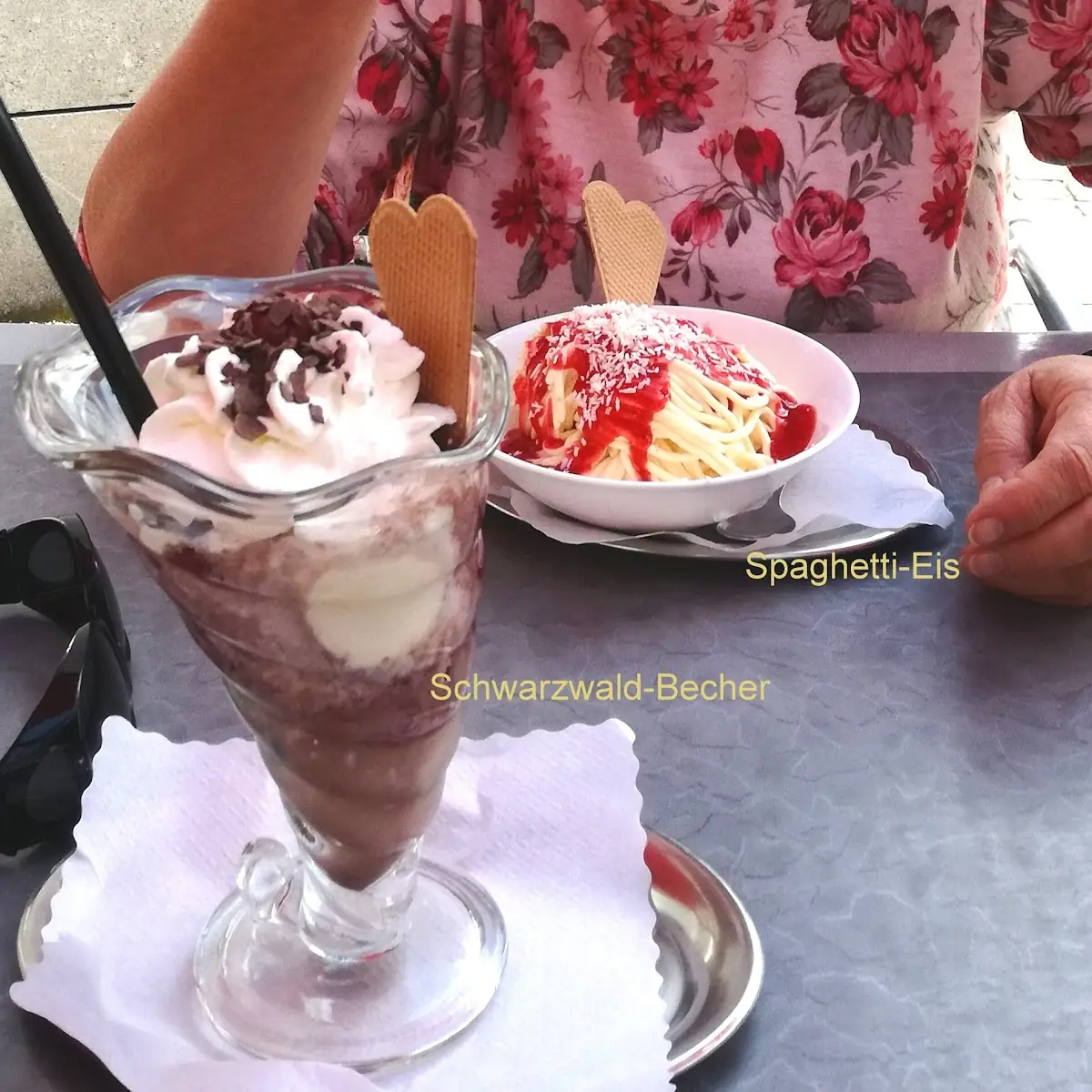 Schwarzwälder-eisbecher