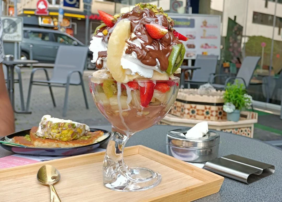 سلطة فواكه, حلويات بستاشيو Pistachio Konditorei & Café - Hagen