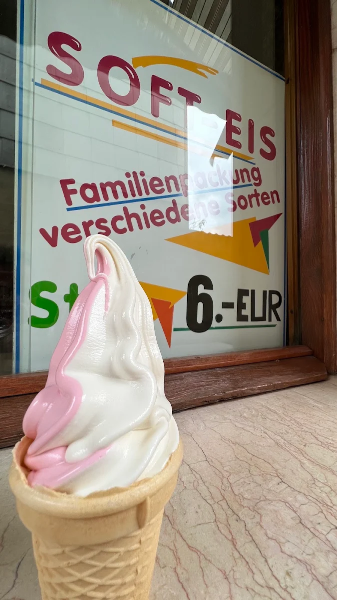 Softeis Erdbeer-vanille