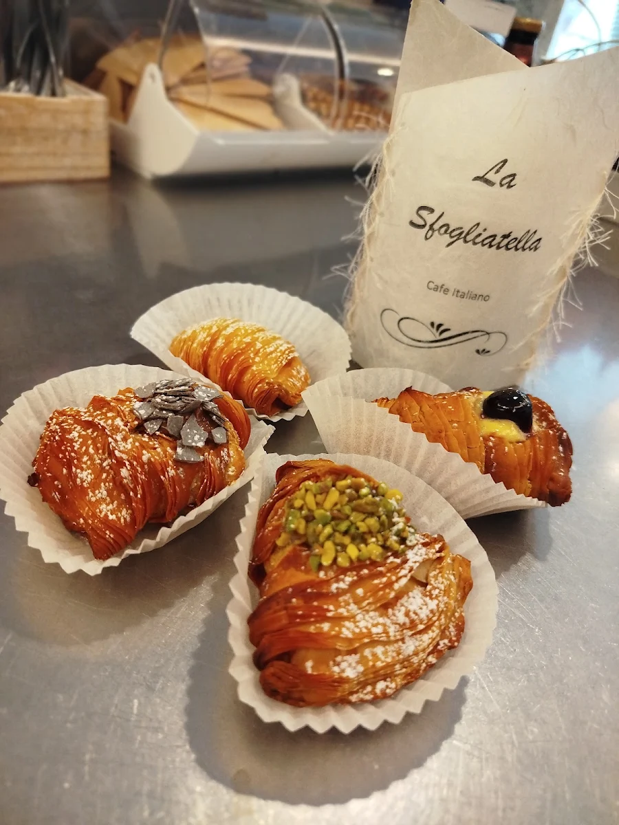 Highlights, Café La Sfogliatella