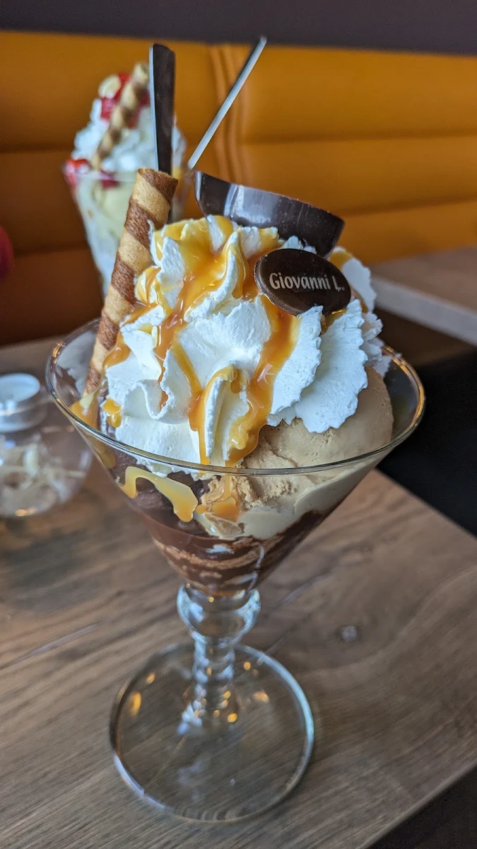 Eierlikör Eisbecher