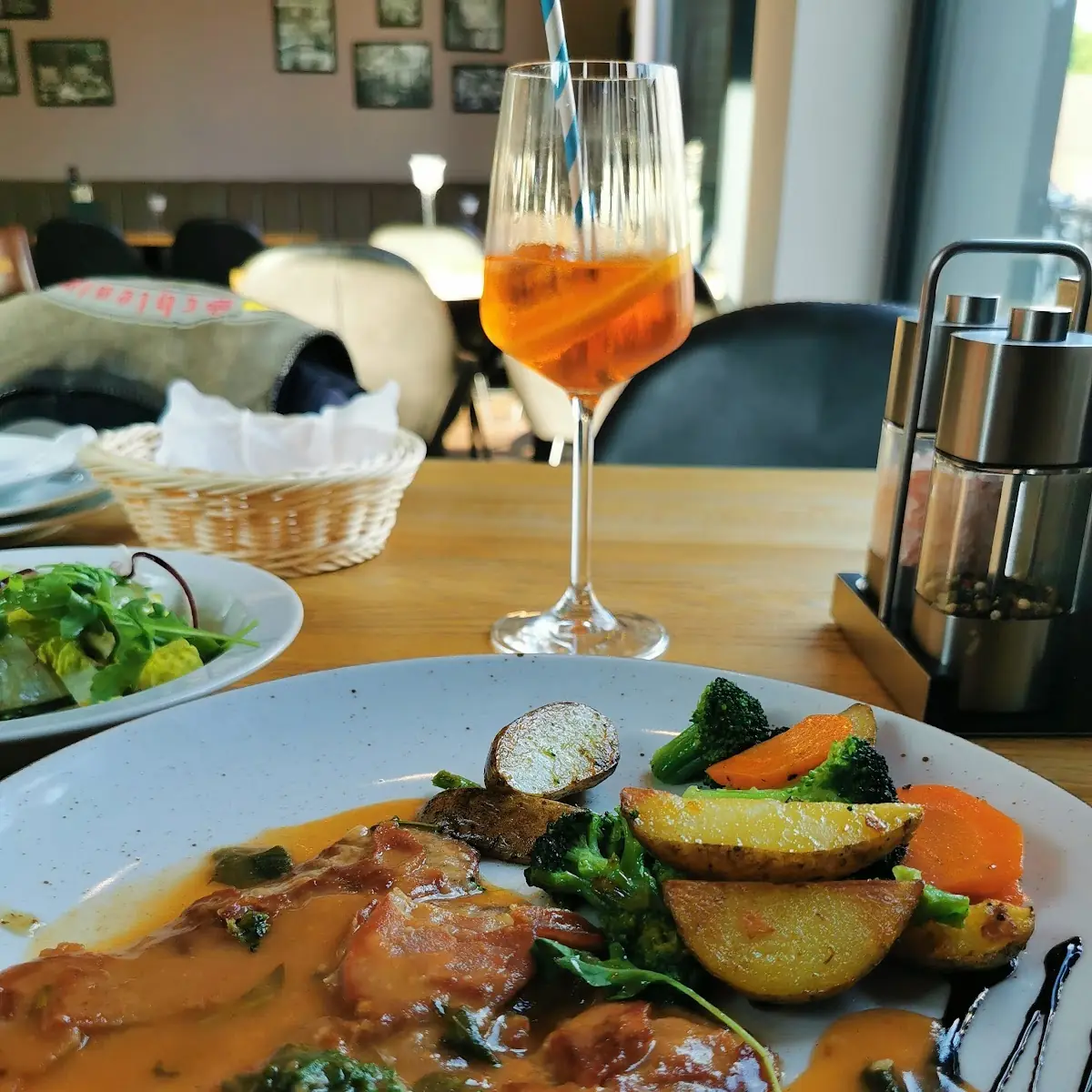 Saltimbocca, La Ponte Restaurant