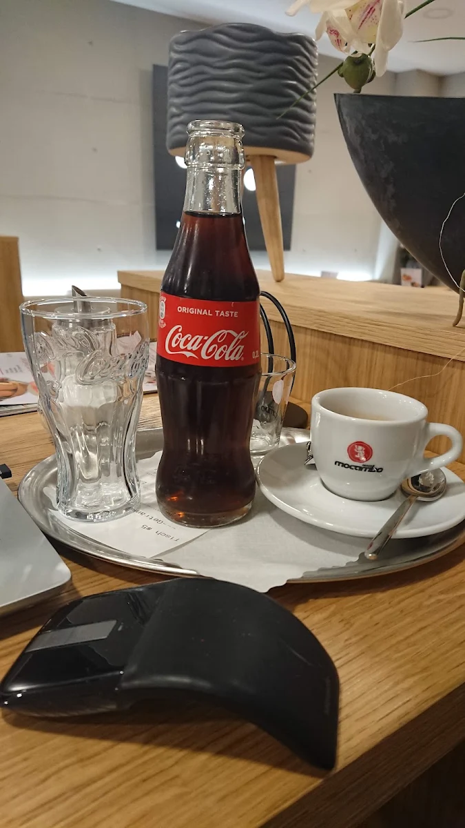 Cola