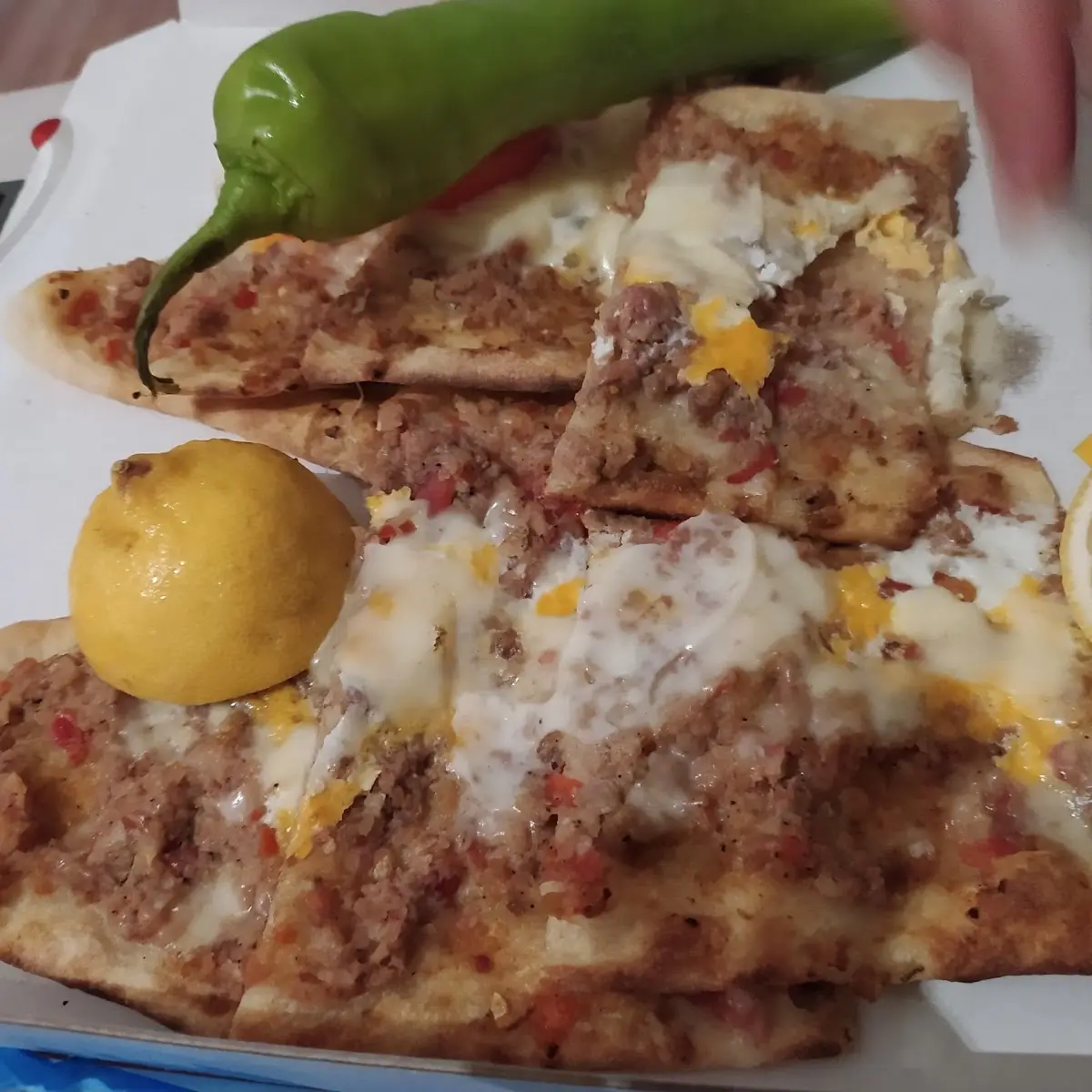 Pide Mit Hackfleisch Ei Und Käse
