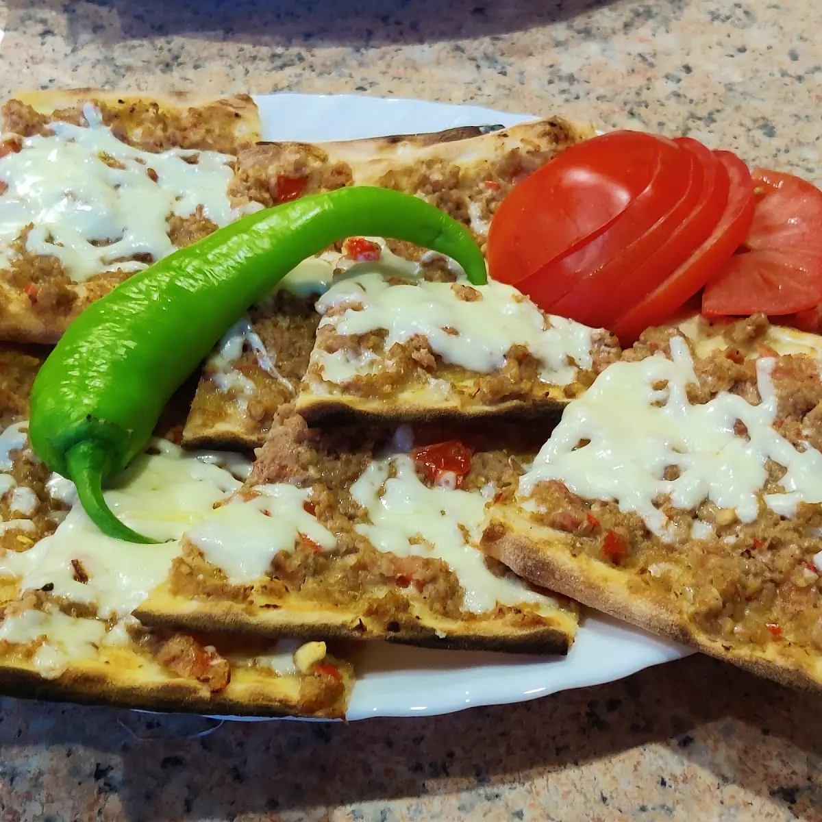 Pide Mit Hackfleisch Und Käse