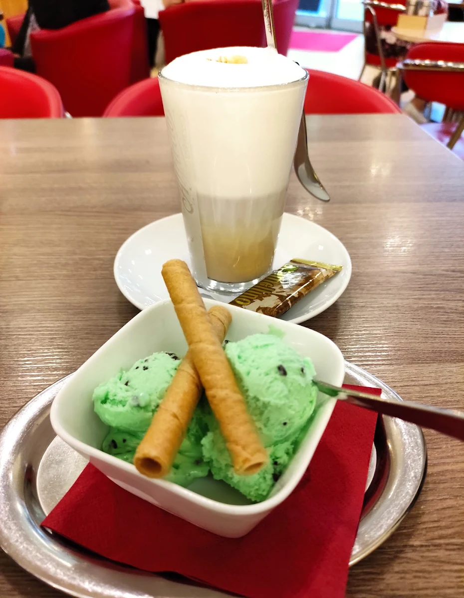 3 Kugeln Pfefferminz Eis