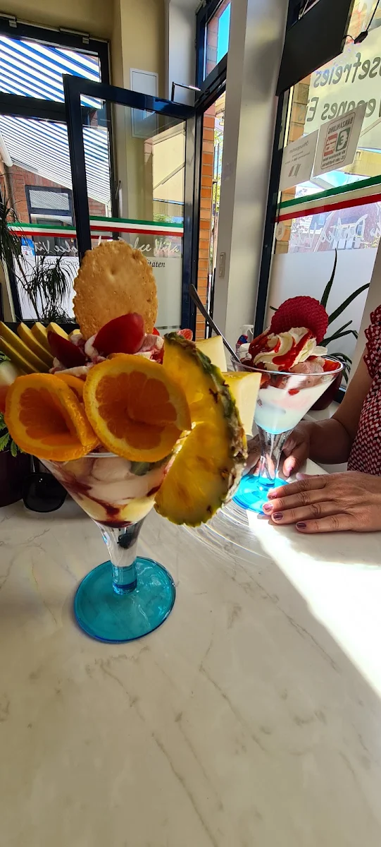 Früchte Eisbecher